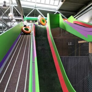 Zjeżdżalnie w GOjump